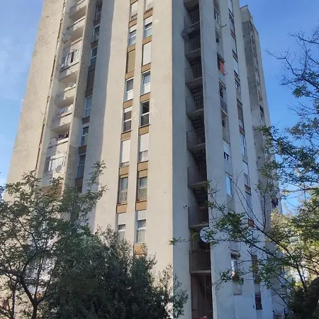 Neda Pula,near The Beach,free Parking And Wi-fi 풀라