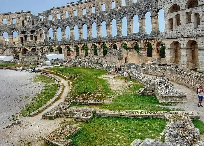 Neda Pula,near The Beach,free Parking And Wi-fi